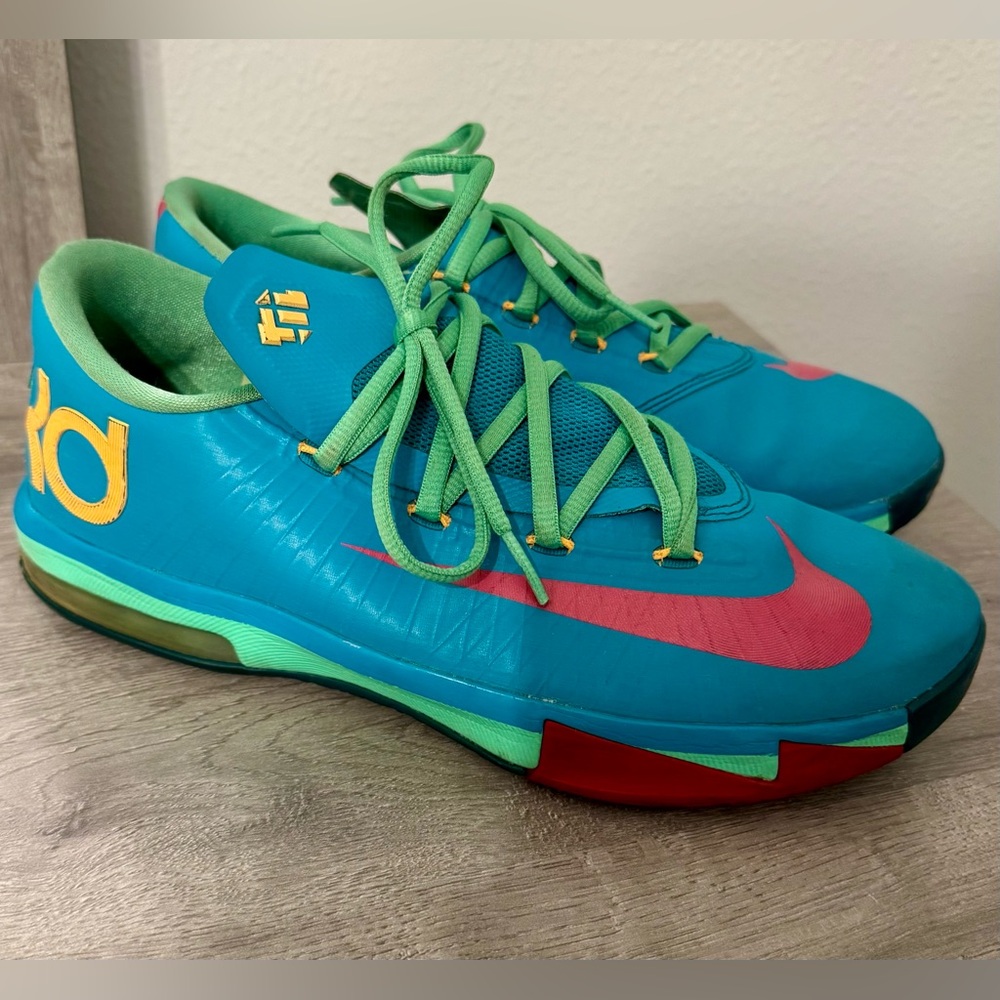 Nike KD VI 6 Hero Pack Size 7YTurbo Vivid Pink Nightshade.  Great Condition!